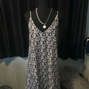 White & blue floral dress #floraldress